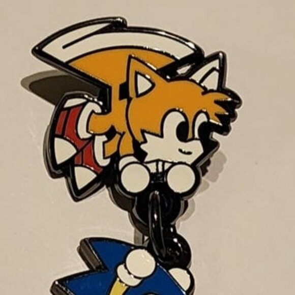 Sega Sonic and Tails Flying Enamel Pin - Classic Gaming Duo Collectible - Picture 3 of 5